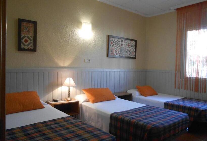 اتاق استاندارد سه نفره, Hostal El Callejon