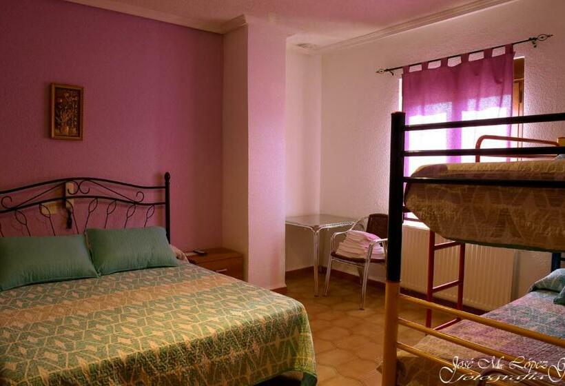 Номер Стандарт Трехместный, Hostal Restaurante El Final