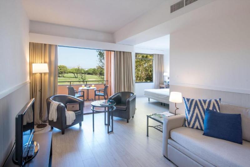 Полулюкс, La Costa Hotel Golf & Beach Resort
