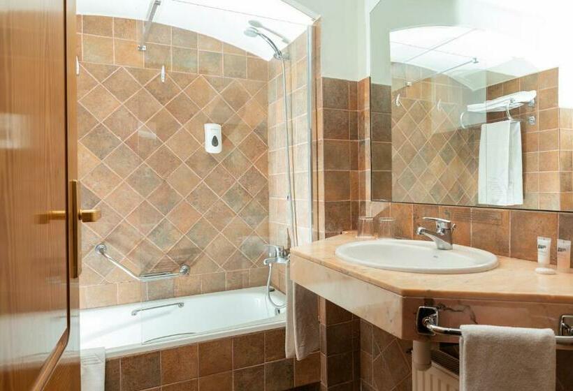 스파 이용가능한 스탠다드 룸, Termes Montbrio Hotel & Spa