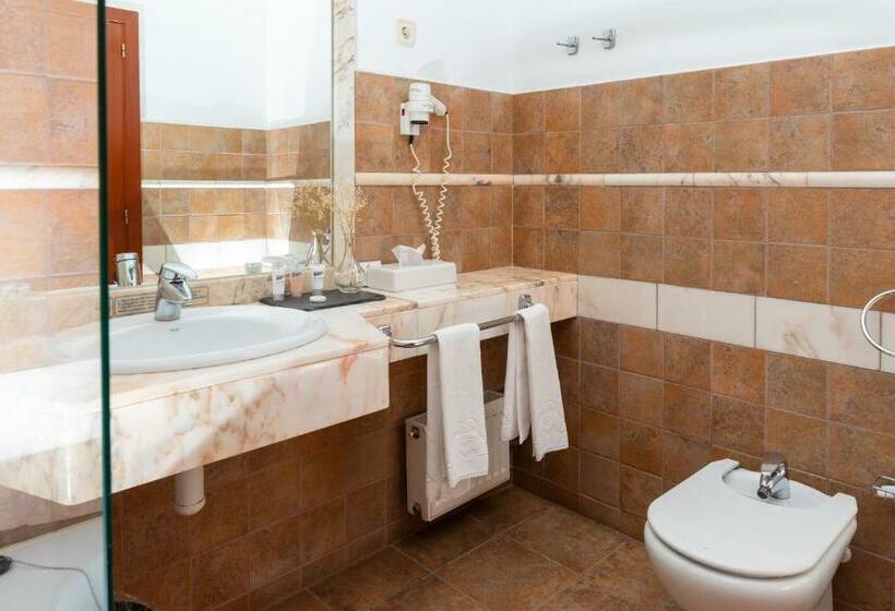 디럭스 룸, Termes Montbrio Hotel & Spa
