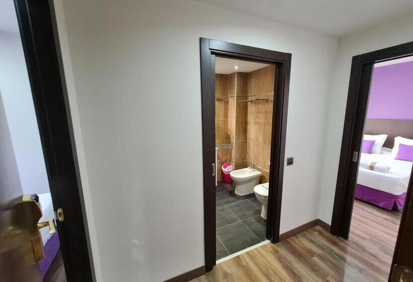 Family Room, Tossamar