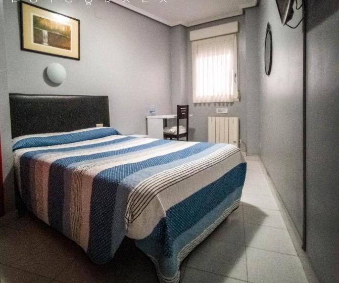 Quarto Estandar Individual, Pensión La Mar