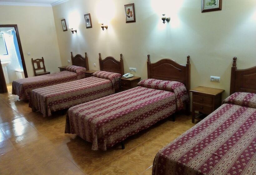 Четырехместный Номер Стандарт, Hostal Bellido