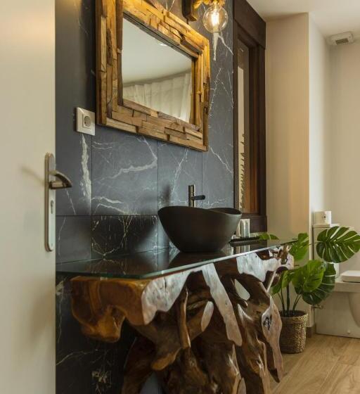 Номер Стандарт с Балконом, Hostal Chelsea