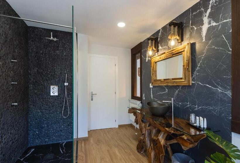 Номер Стандарт с Балконом, Hostal Chelsea
