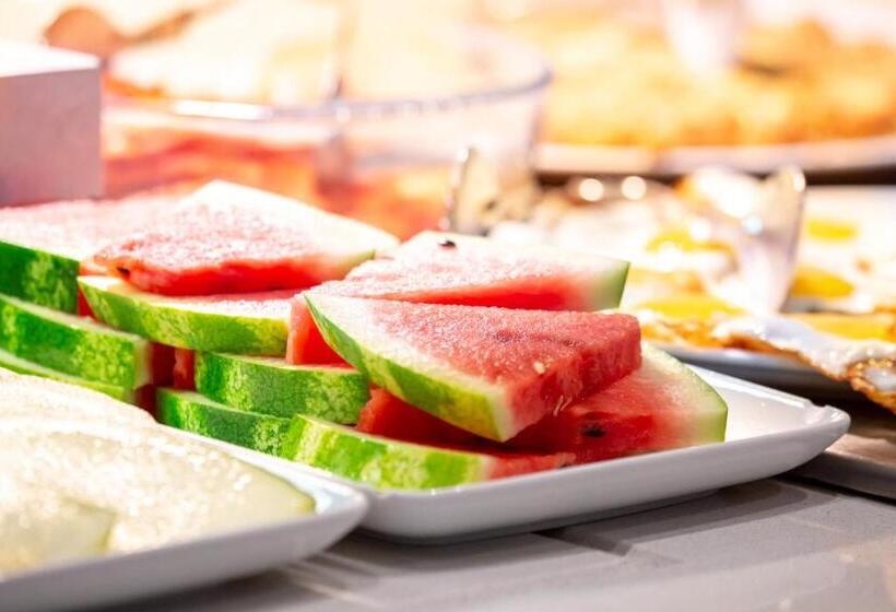 اتاق لوکس با بالکن و چشم‌انداز دریا, Hostal Neptuno
