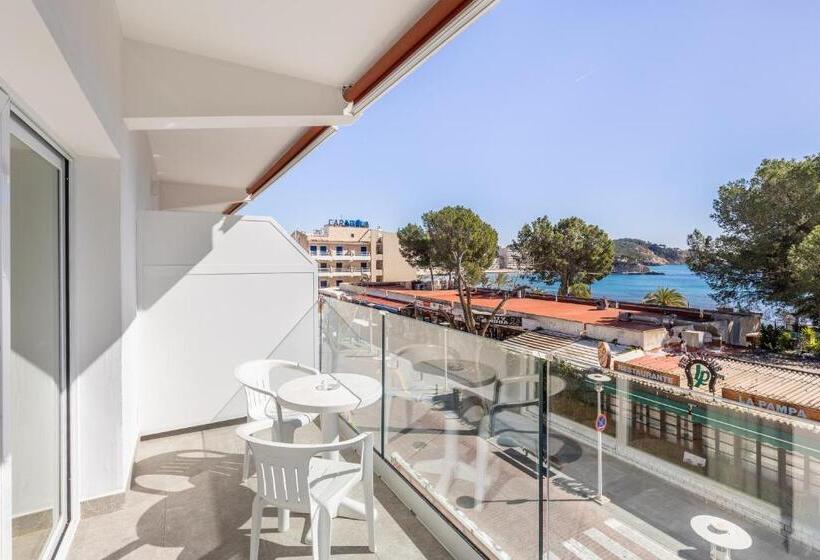 اتاق لوکس با بالکن و چشم‌انداز دریا, Hostal Neptuno