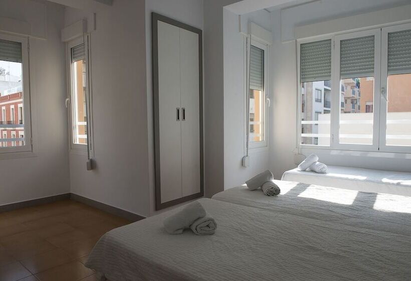 バス共有のスタンダードルーム, Hostal Ripoll Ibiza