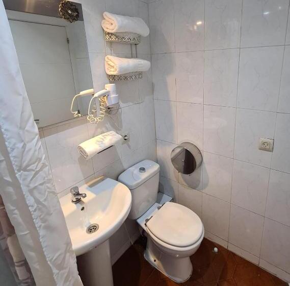 اتاق استاندارد یک نفره, Hostal Santa Barbara