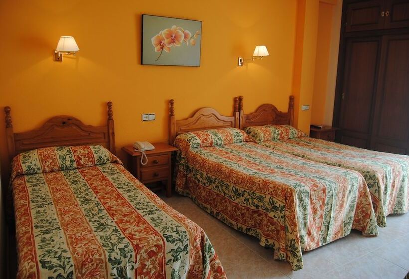 スタンダードトリプルルーム, Hostal Italia