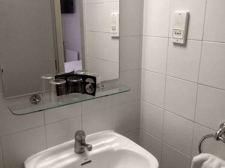 标准单人间, Hostal Lami