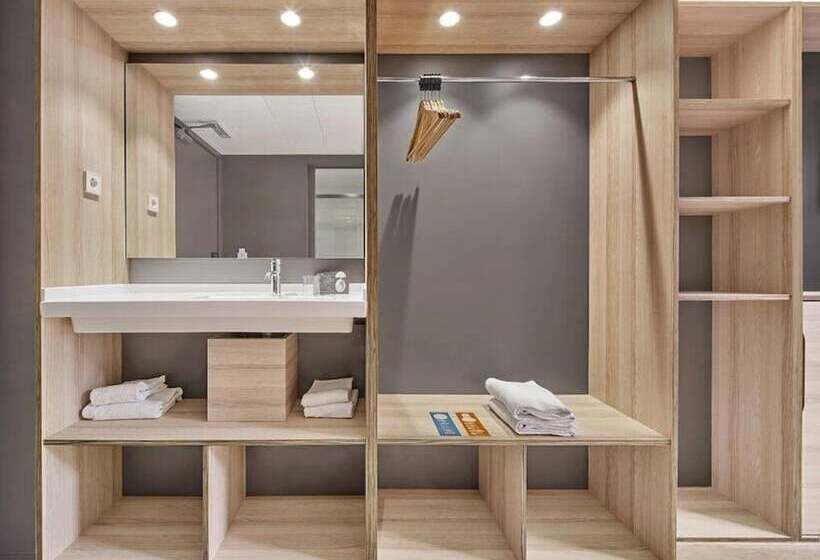标准三人间, Hostal Lami