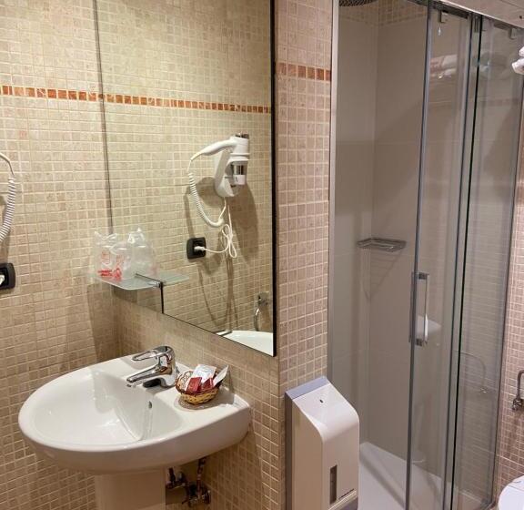 اتاق استاندارد, Hostal Montaña