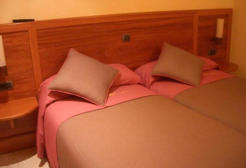 اتاق استاندارد, Hostal Montaña