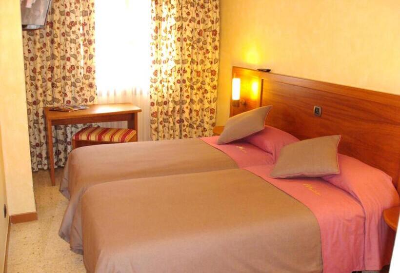 اتاق استاندارد, Hostal Montaña