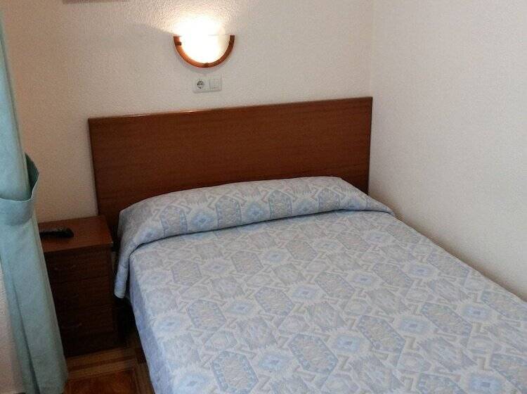 اتاق عادی, Hostal Zamora