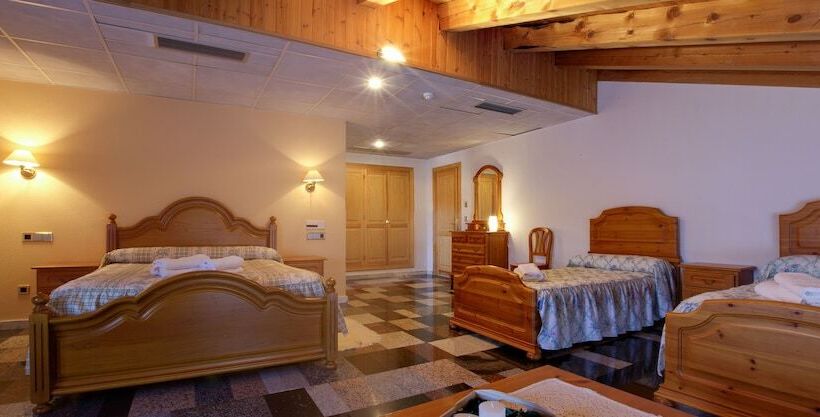 Habitación Cuádruple Estándar, Hostal Casa Ramón