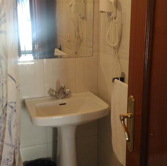 اتاق استاندارد, Hostal Palacios Fuencarral