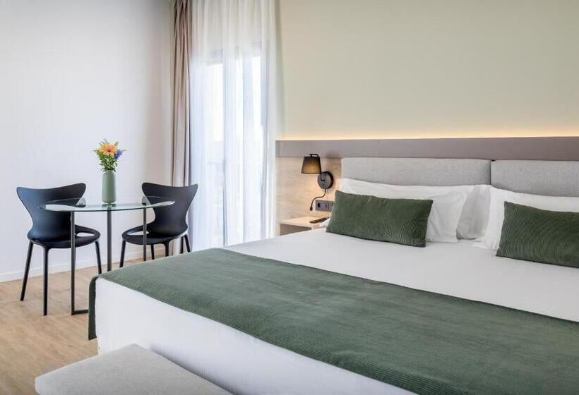 Трехместный Номер Superior, Occidental Puerto Banús