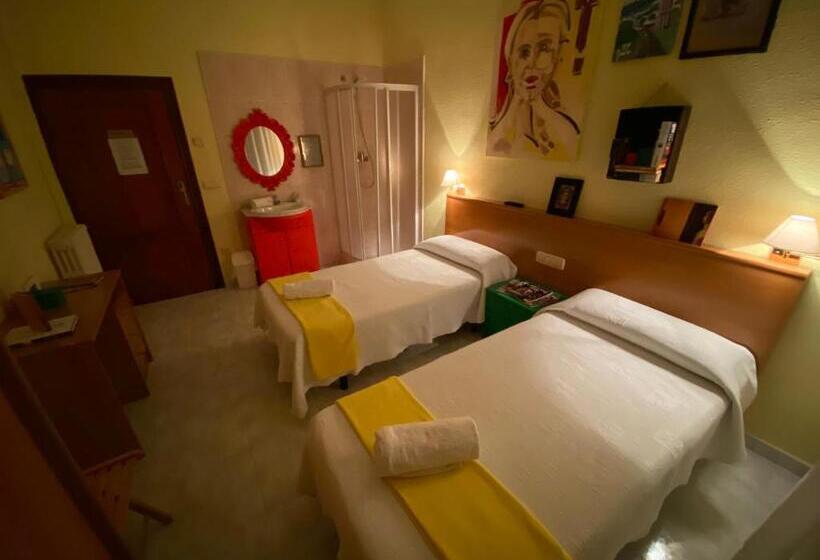 اتاق استاندارد با سرویس بهداشتی مشترک, Hostal Alvarez