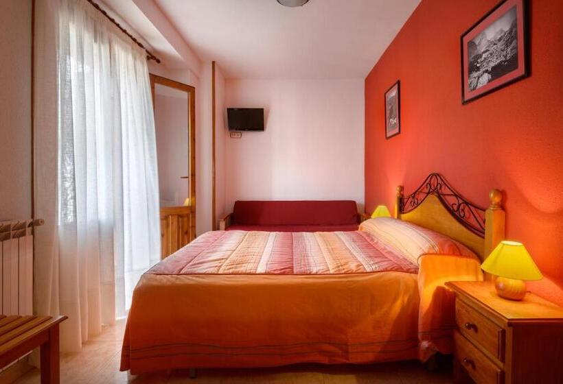 Номер Стандарт Вид на Горы, Hostal Kimboa