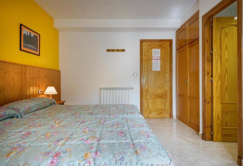 Номер Стандарт Вид на Горы, Hostal Kimboa