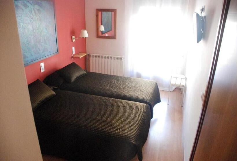 Номер Стандарт, Hostal Delgado