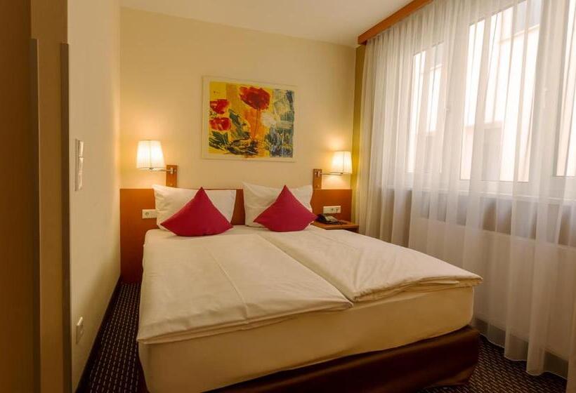 Номер Стандарт, Central Hotel Löwen