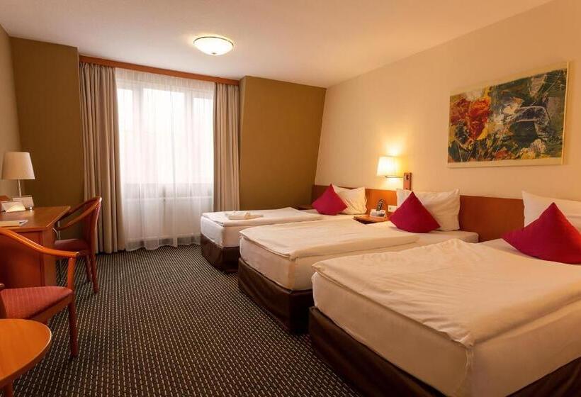 חדר סטנדרט לשלושה, Central Hotel Löwen