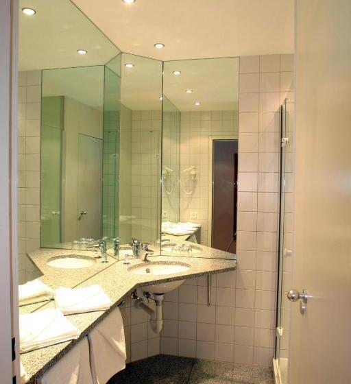 Номер Стандарт Трехместный, Central Hotel Löwen