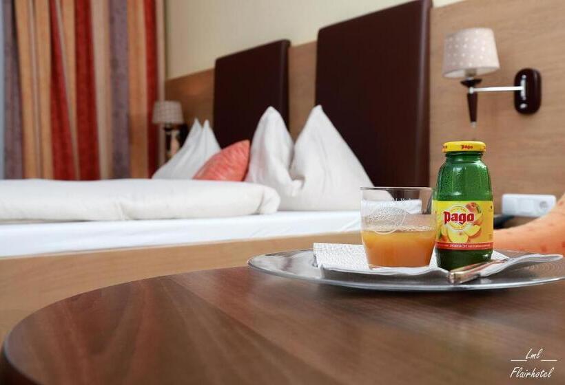 اتاق استاندارد با چشم‌انداز دریاچه, Flairhotel Am Wörthersee