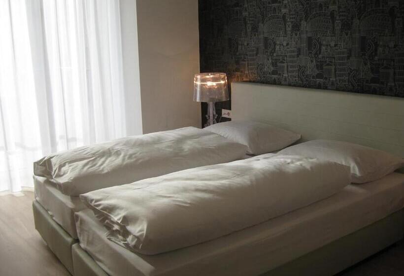 Номер Premium с Балконом, City