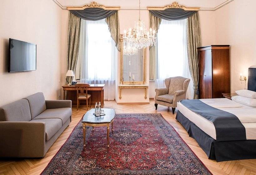 수피리어 트리플 룸, Palais Hotel Erzherzog Johann