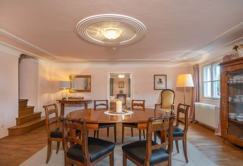 سوییت, Der Schlosswirt Zu Anif   Biedermeierhotel Und Restaurant