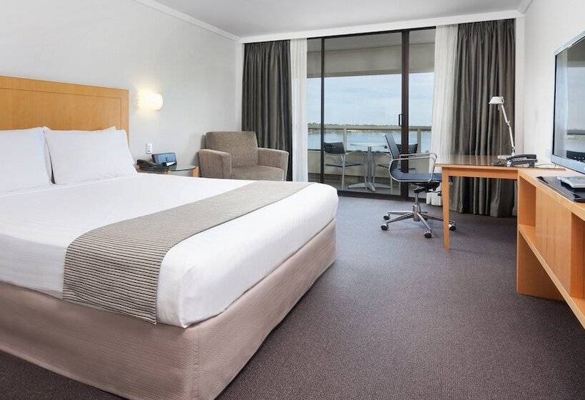 스탠다드 룸 더블 침대, Crowne Plaza Perth, An Ihg
