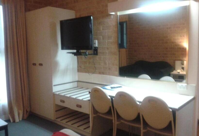 Семейный Номер, Elsinor Motor Lodge