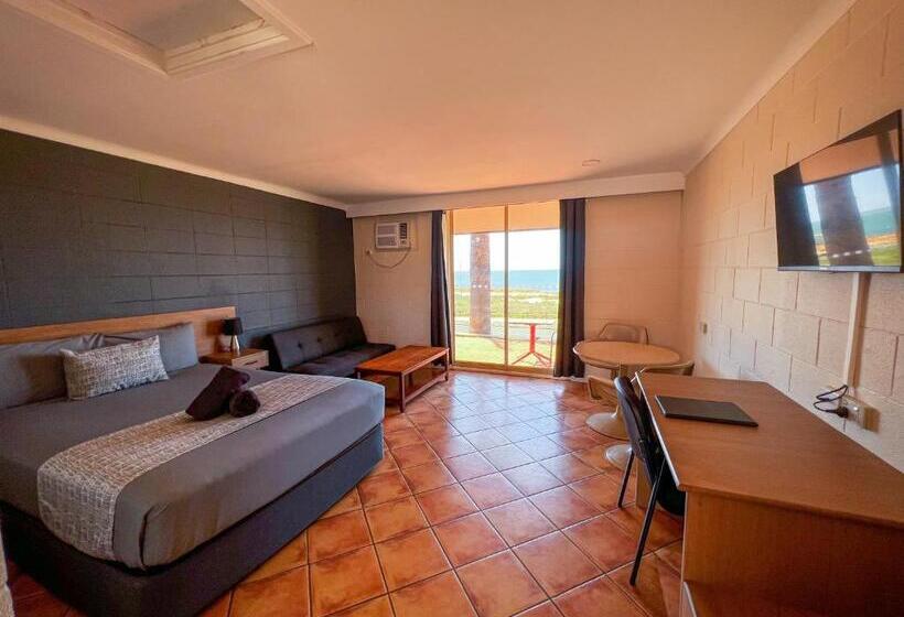 اتاق لوکس با چشم‌انداز دریا, Hospitality Port Hedland