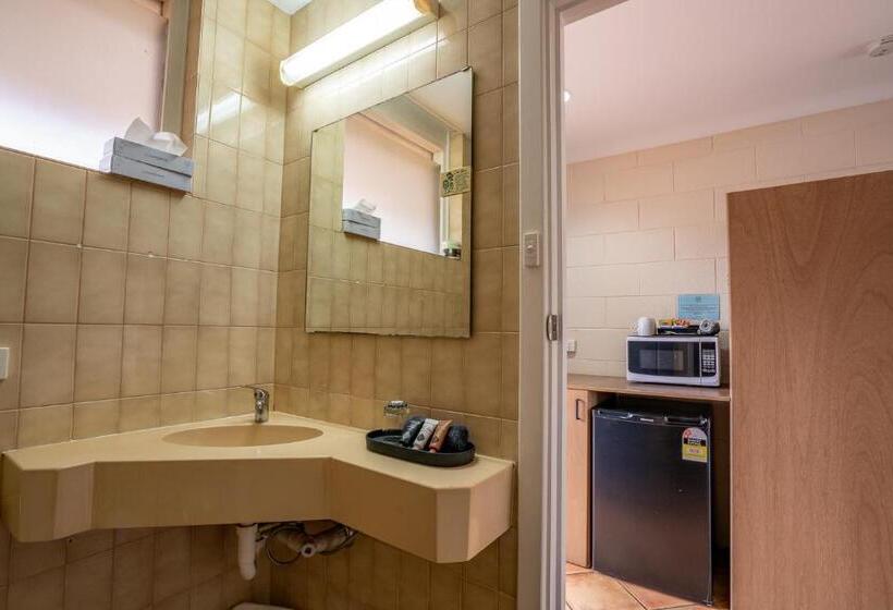 اتاق لوکس با چشم‌انداز دریا, Hospitality Port Hedland