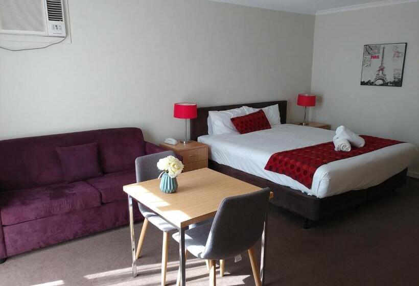스탠다드 스튜디오, Parkdale Motor Inn