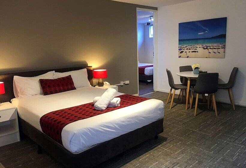 패밀리 룸, Parkdale Motor Inn