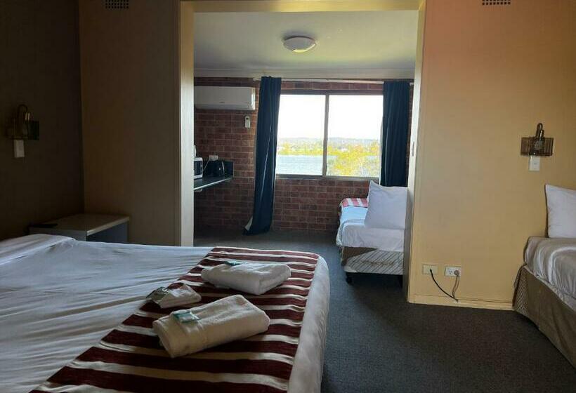 패밀리 스위트, Riverview Motor Inn