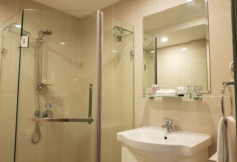 이코노미 룸, Twin Towers Inn