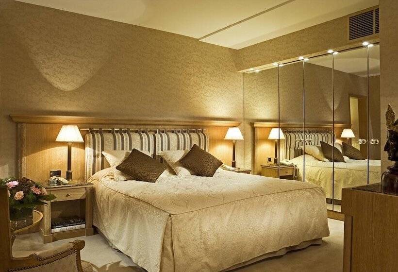 سوئیت رویال, Warwick Brussels  Grand Place