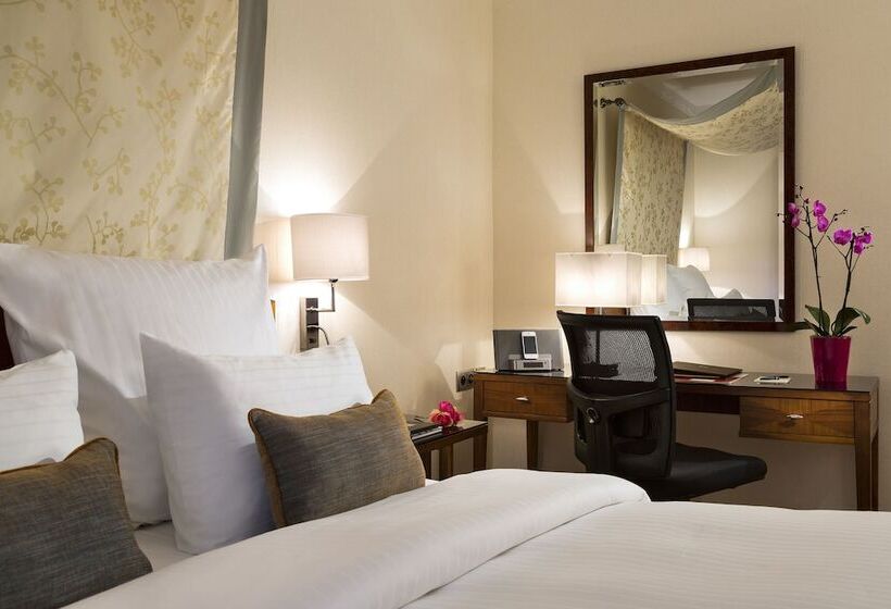 اتاق پرمیوم, Warwick Brussels  Grand Place