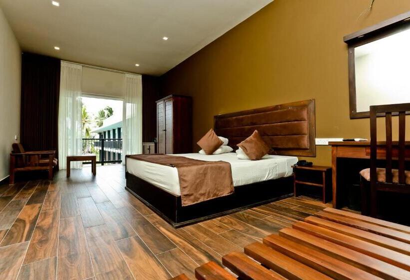 豪华海景房带阳台, Golden Star Beach Hotel