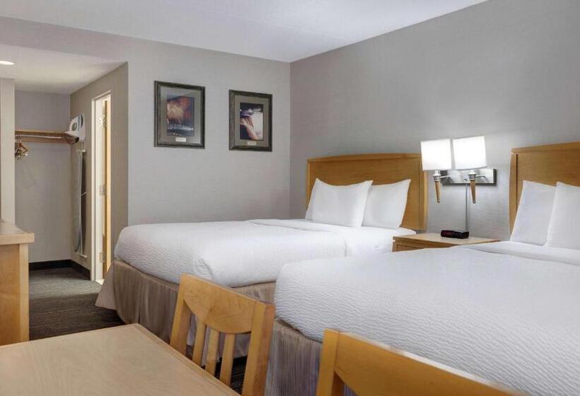 スタンダードルーム, Days Inn By Wyndham Niagara Falls Near The Falls