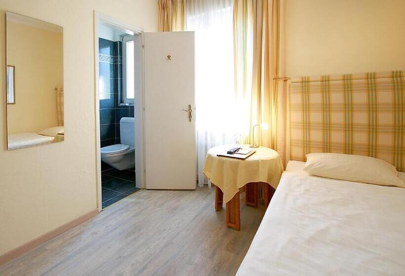 Quarto Individual Clássico, Garni Golf