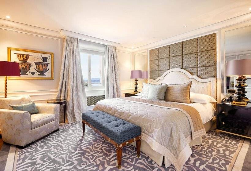 سوییت لوکس, Baur Au Lac