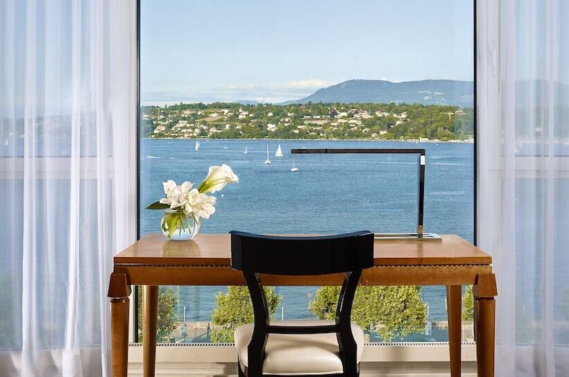 سوییت جونیور با چشم‌انداز دریاچه, President Wilson, A Luxury Collection Hotel, Geneva